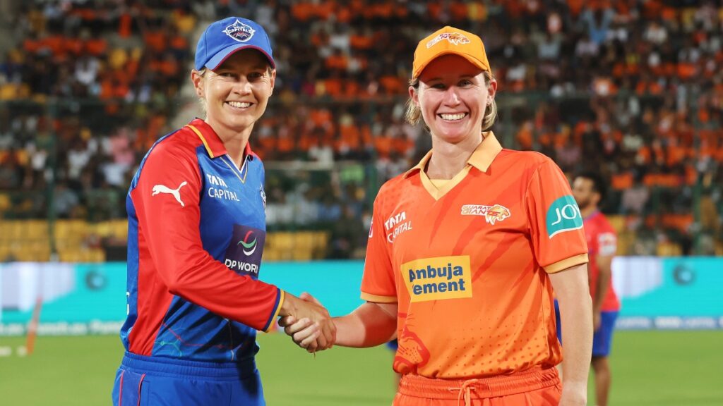 দিল্লির সামনে টিকলো না গুজরাট