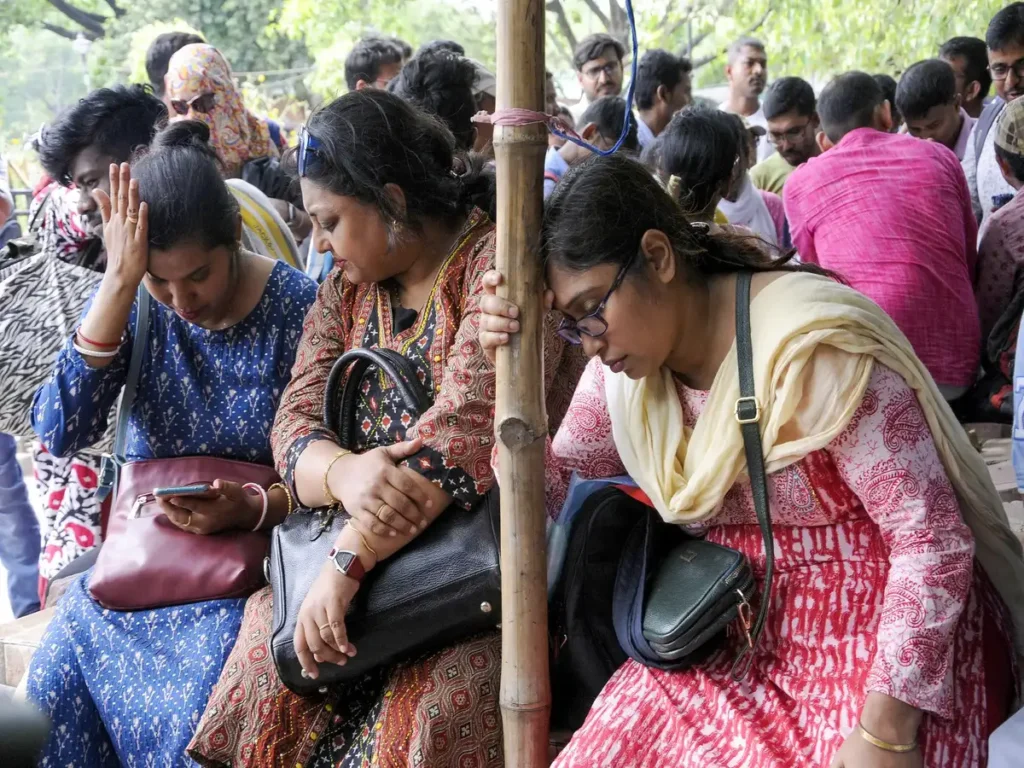 আগামী ১৬ই এপ্রিল দিল্লির যন্তর মন্তরে বিক্ষোভ মিছিল চাকরিহারা শিক্ষক ও অশিক্ষক কর্মীদের