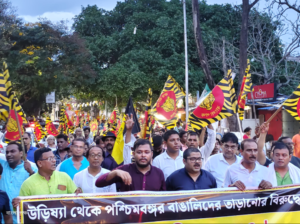 দীঘায় উঠল ‘বাঙালি’ ঢেউ