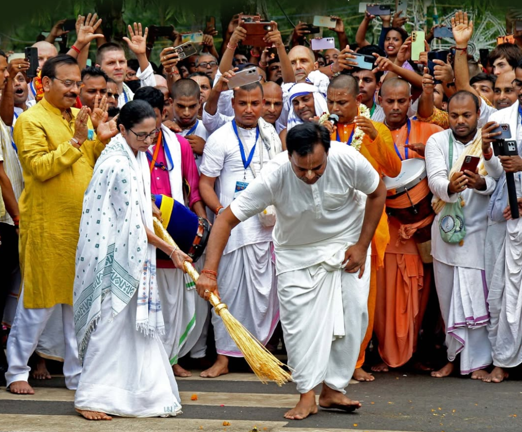 দীঘায় ইতিহাস! মুখ্যমন্ত্রীর হাতে প্রথম রথযাত্রার সূচনা, ধর্মীয় আবহে মুখর সৈকত শহর