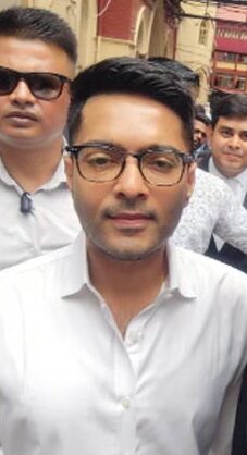 শুভেচ্ছায় ভাসছেন অভিষেক বন্দ্যোপাধ্যায়, আজ তাঁর জন্মদিন