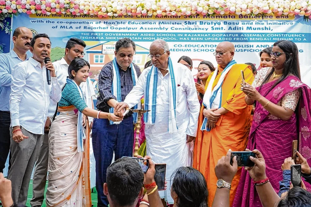 শিক্ষাক্ষেত্রে বড় ঘোষণা! শীঘ্রই ১৫ হাজার শিক্ষক নিয়োগের আশ্বাস ব্রাত্য বসুর