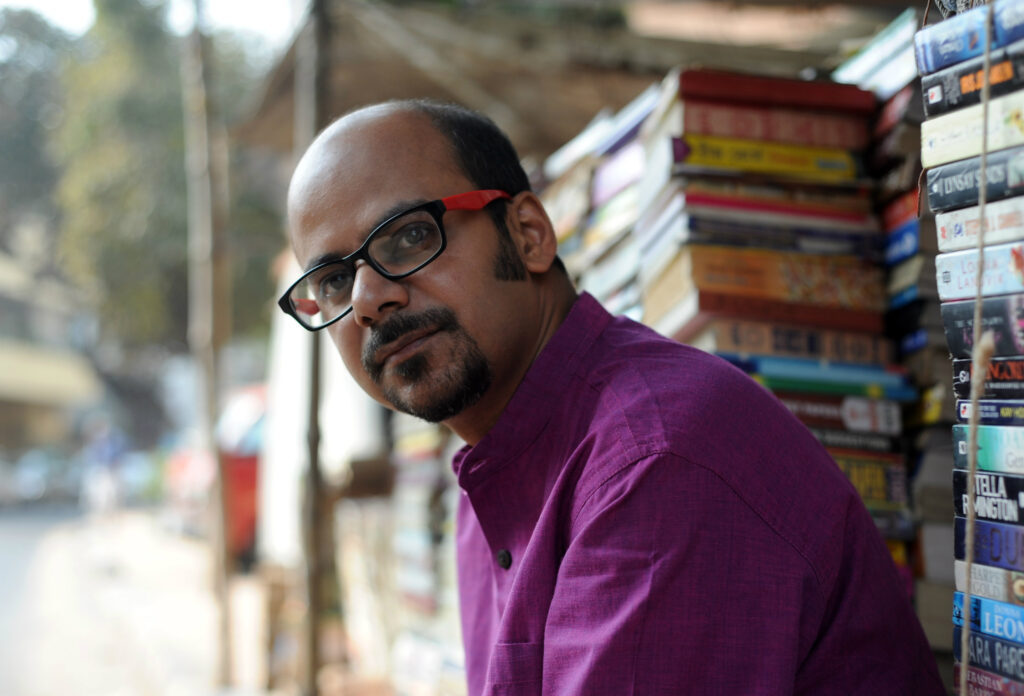 ভোটের আগে কবি শ্রীজাতর বিরুদ্ধে গ্রেপ্তারি পরোয়ানা! সেন্সরশিপের অভিযোগে তোলপাড় বাংলার রাজনৈতিক মহল