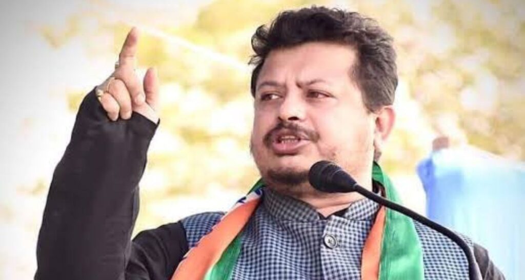 মমতা শিবিরে বড় ধাক্কা, জেলা সংগঠনে ব্যাপক রদবদল ঋতব্রতদের! অনুব্রত-রবীন্দ্রনাথ-অরুণাভদের হাতে গুরুত্বপূর্ণ দায়িত্ব
